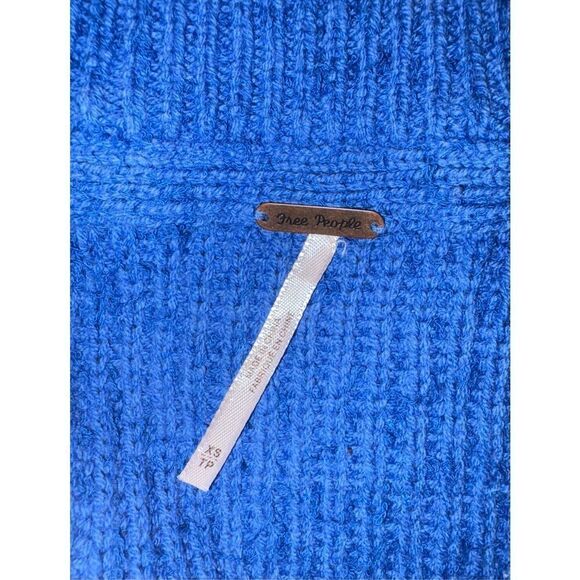 Free People “Sunday Scoop” Oversized Hi-Low Sweater - Picture 4 of 9